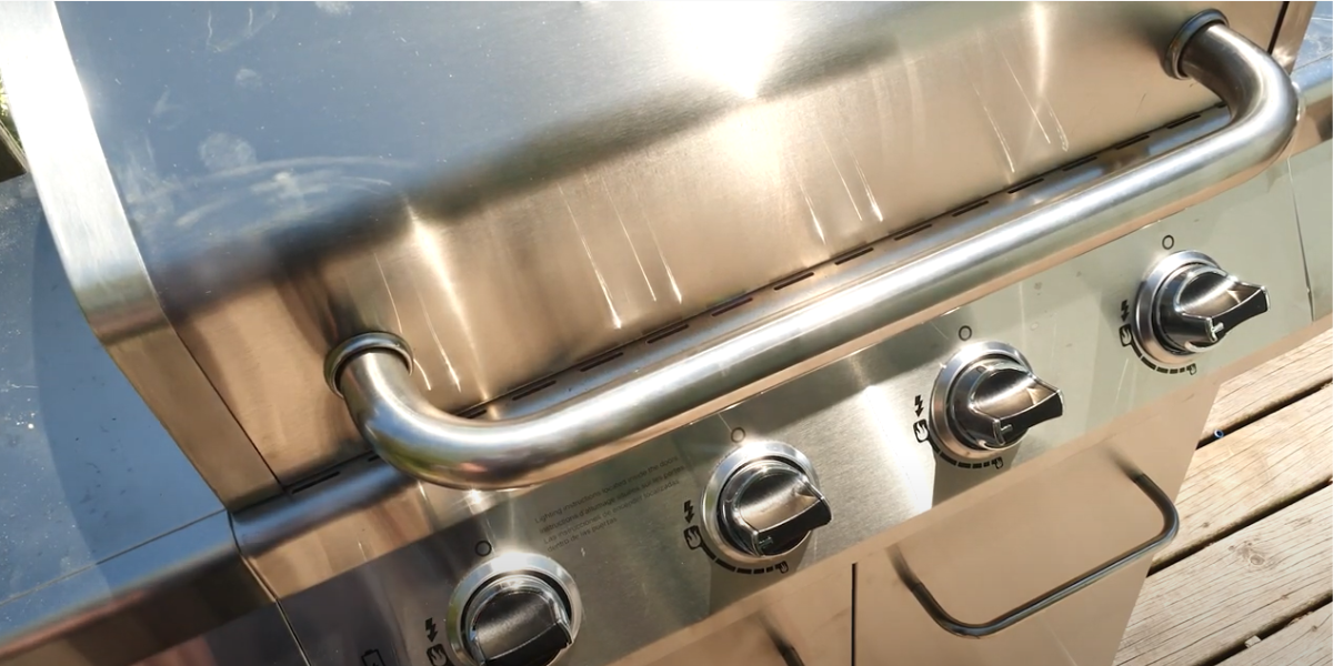 Grilling Myths Debunked: Looking Ain’t Cooking