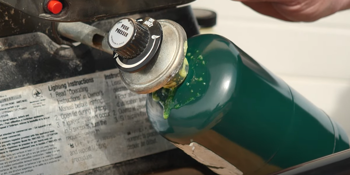 Clean Your Portable Gas Grill: Check for Gas Leaks