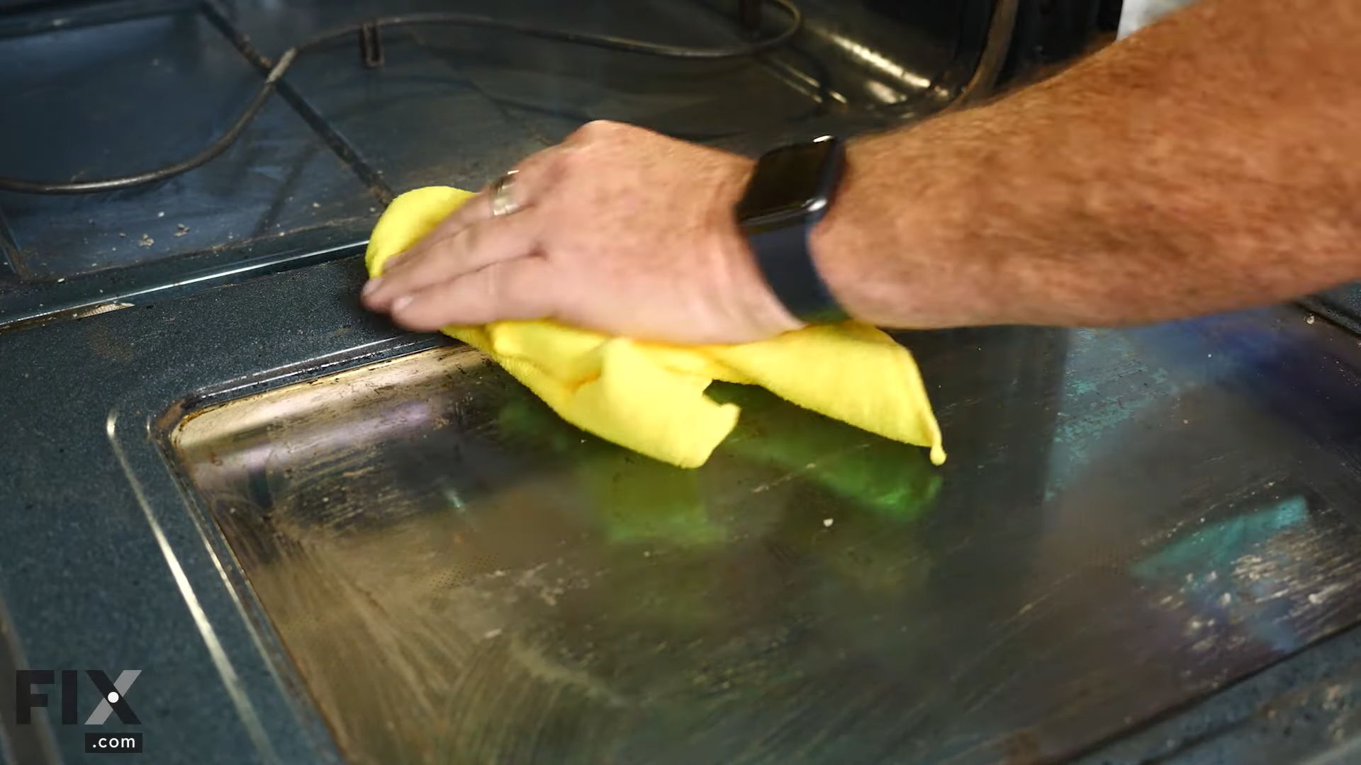Cleaning an Oven's Interior by Wiping it Down