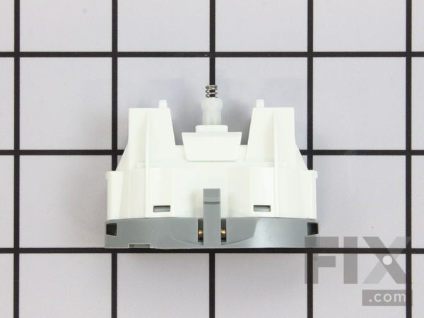 10275740-1-M-Braun-67030284-Chassis, White