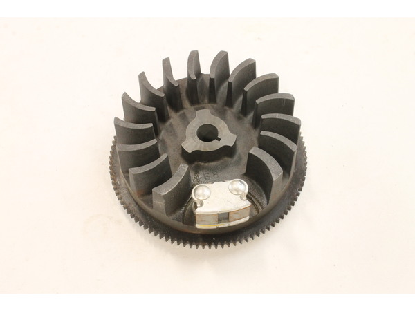 9053942-1-M-Tecumseh-611085-Flywheel
